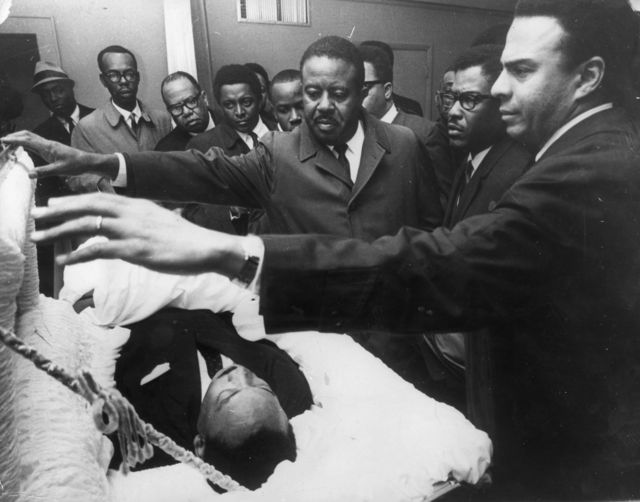 Martin Luther King Jr. en el ataúd