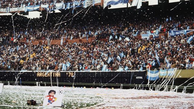 Argentinian fans throw rolls of paper all over the stadium as they wait for the start of the World Cup final between Argentina and the Netherlands 25 June 1978 in Buenos Aires