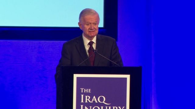 イラク戦争について独立調査委の報告書を発表するサー・ジョン・チルコット