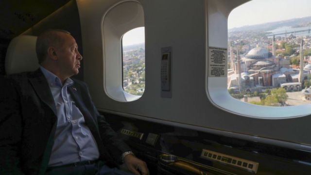 cumhurbaşkanı erdoğan helikopterinden ayasofya'ya bakarken