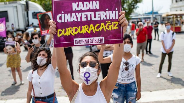 Pınar Gültekin: Kadın Cinayetlerini Durduracağız Platformu'ndan 'Akıl değil, katkı verin, İstanbul Sözleşmesi'ni uygulayın' çağrısı - BBC News Türkçe