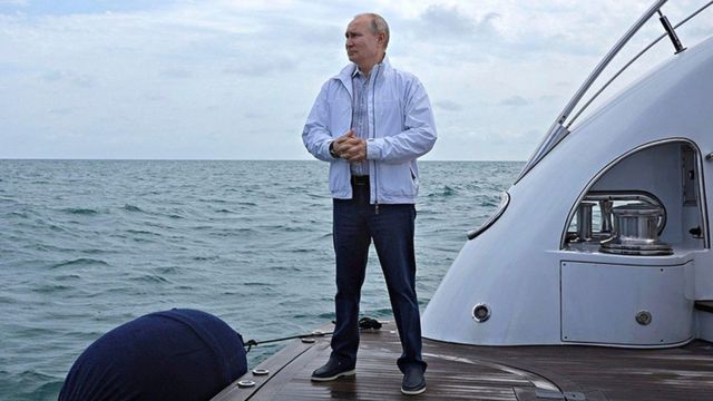 Putin em um iate
