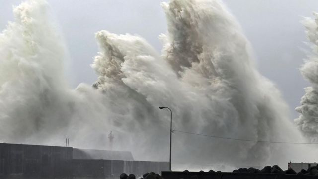 Olas altas en Japón