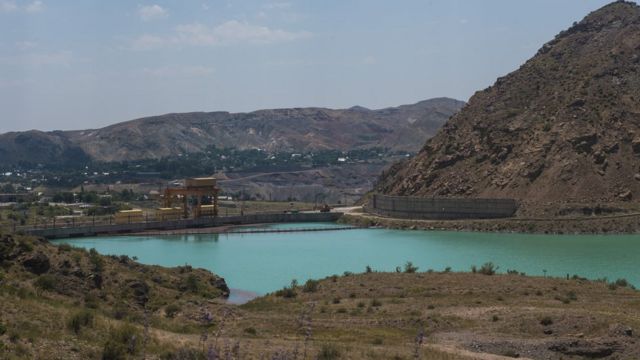 Токтогульская ГЭС на реке Нарын в Джалал-Абадской области Киргизии.