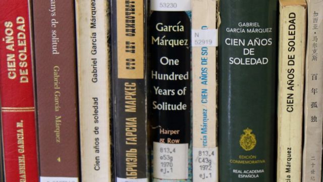 Algunas de las más de 100 ediciones de "Cien años de soledad".