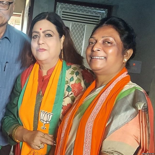 सीमा पात्रा बीजेपी नेता के साथ