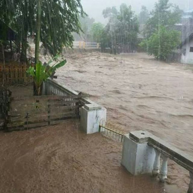 Hujan Deras Kembali Turun, Bima Dilanda Banjir Lagi - BBC News Indonesia