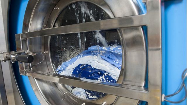 trimestre Locura Cuadrante Cómo son las nuevas lavadoras de ropa que funcionan casi sin agua - BBC  News Mundo