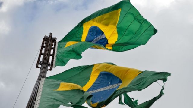 A Bandeira do Brasil constitui a bandeira nacional da República, brasil  república 