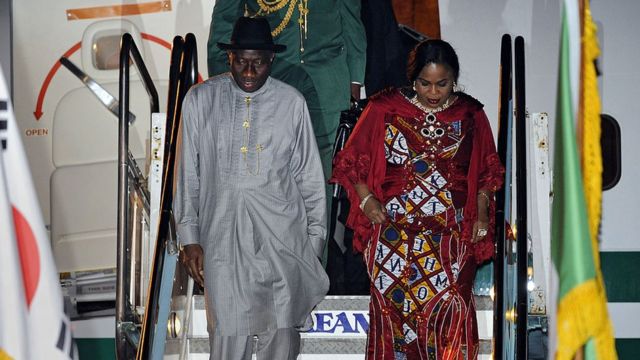 Mme Jonathan avait initialement déposé une plainte contre la Commission des crimes économiques et financiers (EFCC) après le gel d'un de ses comptes bancaires.