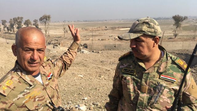 Iraklı güçler ile beraber operasyona katılan BBC'nin Ortadoğu muhabiri Quentin Sommerville, Twitter'dan paylaştığı bu kare ile havaalanı çevresine giriş yapıldığını duyurdu.