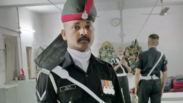 ராணுவ வீரர்