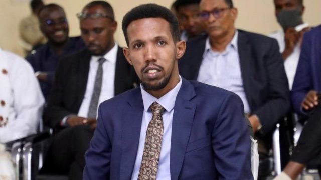 Yaasiin Farey oo fadhiyay hoolka doorashada