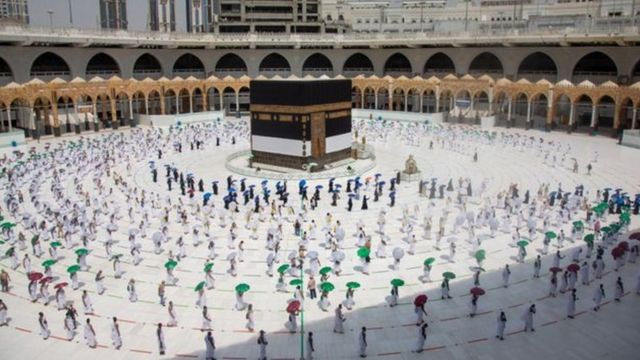 الحج: السعودية تعلن زيادة عدد الحجاج لمليون شخص هذا العام وتوافق على قدوم  الأجانب بشروط - BBC News عربي