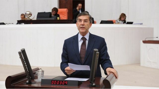 Содиқ Бадак бир неча ижтимоий лойиҳалар муаллифи ҳисобланади