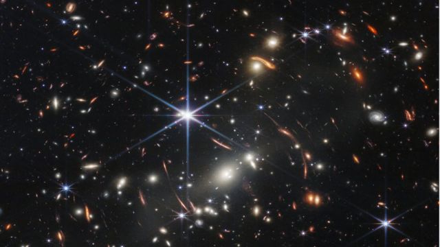James Webb: la primera imagen increíblemente detallada del espacio profundo  captada por el telescopio - BBC News Mundo