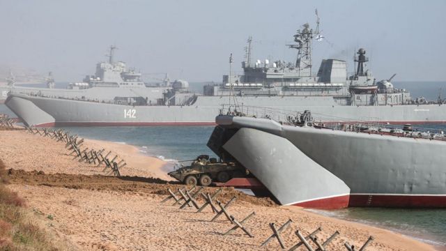 Этой осенью Россия провела в аннекисрованном Крыму масштабные учения, в ходе которых отрабатывалась высадка морского десанта на побережье