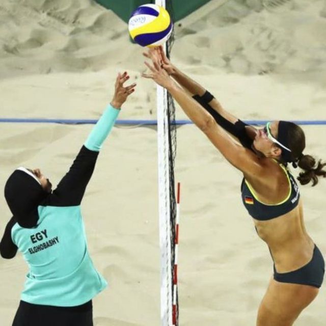 Doaa Elghobashy of Egypt and Kira Walkenhorst of Germany competing at Rio 2016