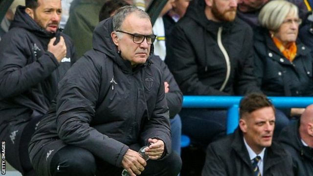 Marcelo Bielsa Leeds United Head Coach Pays Debt To Newell S Old Boys Bbc Sport