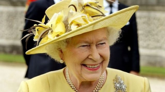 ஹார்வே சூறாவளி: பேரிடருக்கு ஆழ்ந்த கவலை தெரிவித்தார் எலிசபெத் மகாராணி - BBC  News தமிழ்