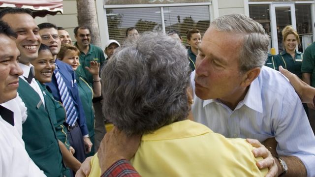 George W. Bush en el Versailles de Miami