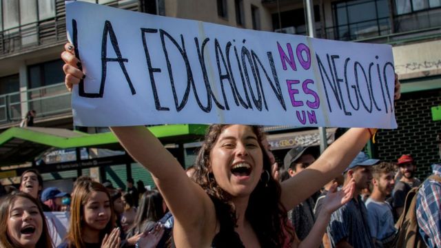 Protestas sobre reforma educativa en Santiago de Chile.