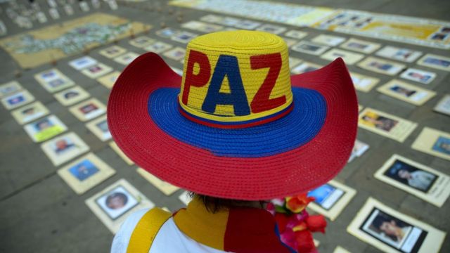 Mujer sombrero Colombia