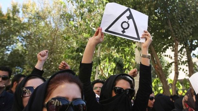 تجمع اعتراض به اسیدپاشی‌های اصفهان