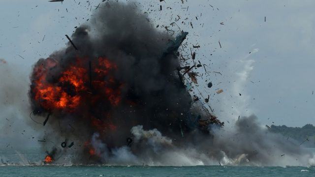 Взрыв лодки