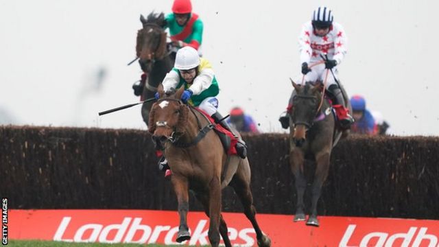 Cloth Cap Lands Ladbrokes Trophy At Newbury After Epatante S Win At Newcastle Bbc Sport