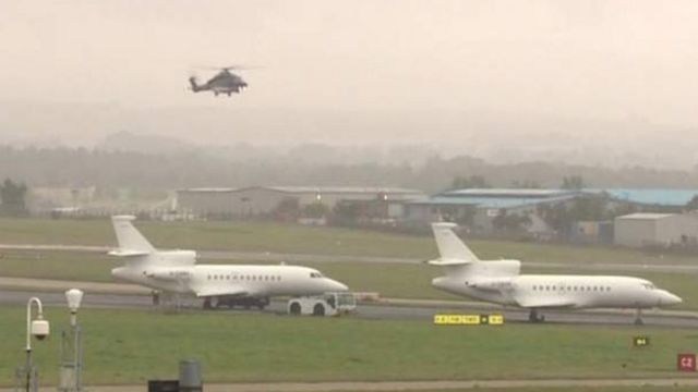 Самолеты ожидают Джонсона и Трасс в аэропорту Абердина