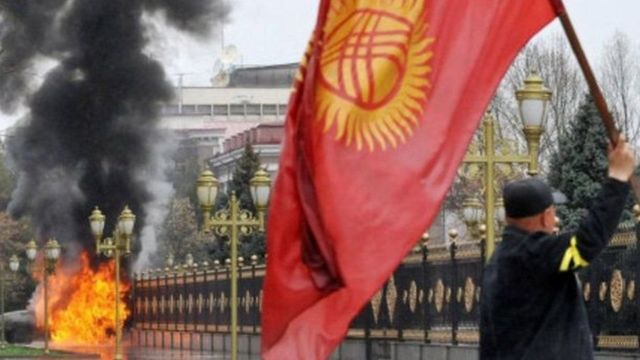 Кыргызстанда 2005 жана 2010-жылдардагы бийлик алмашууга алып келген түстүү революциялардын Борбордук Азияда кайталанышын Москва да, Пекин да каалабайт
