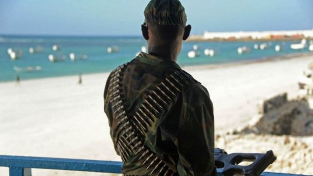 Cette attaque est la deuxième de l'année visant un des nombreux restaurants de la plage du Lido située au cœur de la capitale Mogadiscio.