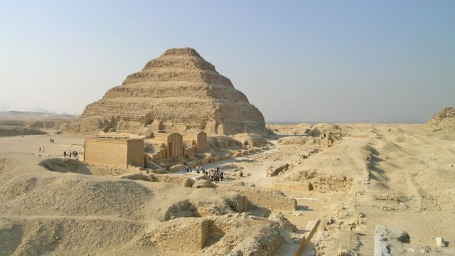 Pirámide de Djoser en Saqqara