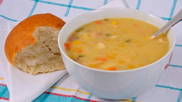 Суп с пикшей и кукурузой.