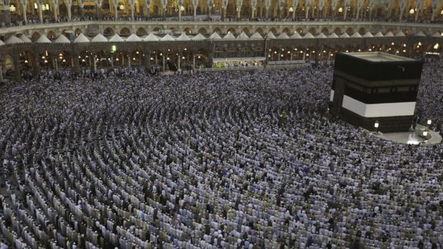 2012年10月18日在麦加大清真寺内的朝觐（Hajj）