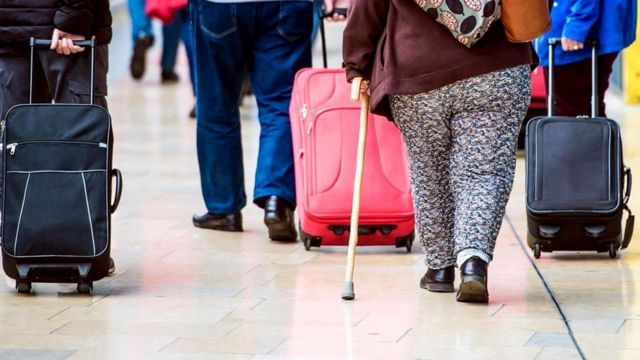 Как толстым летать в самолете. 92623497 obese1. Как толстым летать в самолете фото. Как толстым летать в самолете-92623497 obese1. картинка Как толстым летать в самолете. картинка 92623497 obese1. Людям с избыточным весом часто бывает сложно существовать в обычной жизни, в том числе это касается и полетов на самолетах. Тучному человеку трудно уместиться на одном сиденье, поскольку оно не рассчитано на толстых людей. Он не может удобно сесть, пристегнуть ремень безопасности, другие пассажиры не испытывают восторг от неудобств, связанных с таким соседством. Как толстым летать в самолете. 92623497 obese1. Как толстым летать в самолете фото. Как толстым летать в самолете-92623497 obese1. картинка Как толстым летать в самолете. картинка 92623497 obese1. Людям с избыточным весом часто бывает сложно существовать в обычной жизни, в том числе это касается и полетов на самолетах. Тучному человеку трудно уместиться на одном сиденье, поскольку оно не рассчитано на толстых людей. Он не может удобно сесть, пристегнуть ремень безопасности, другие пассажиры не испытывают восторг от неудобств, связанных с таким соседством.