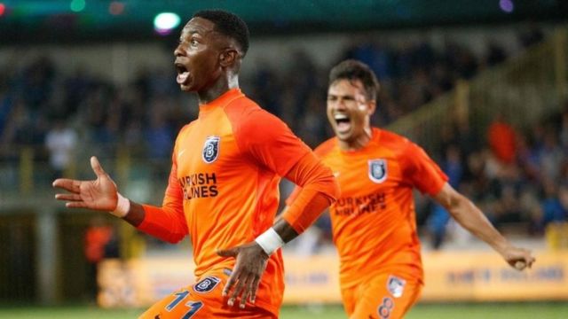 Başakşehir'in sol açığı Elia attığı golün sevincini yaşıyor