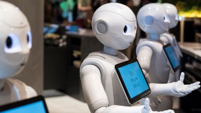 Robots en una exposición en Japón