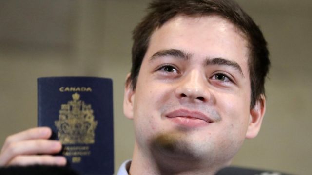 Олександр Вавілов і канадський паспорт
