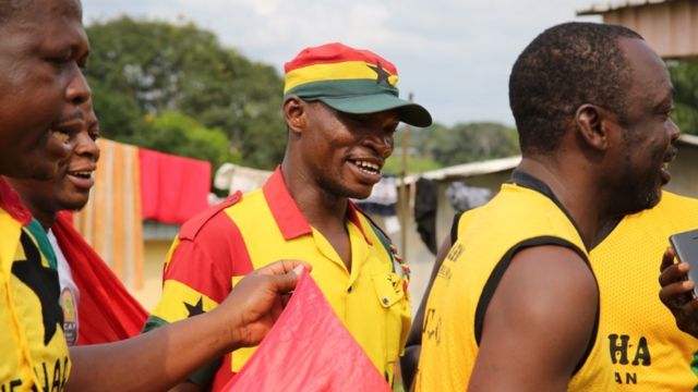 Les supporters ghanéens portent les couleurs du pays
