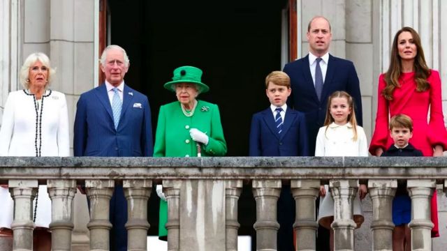 The Queen on the balcony of Buckingham Palace with three generations of her family