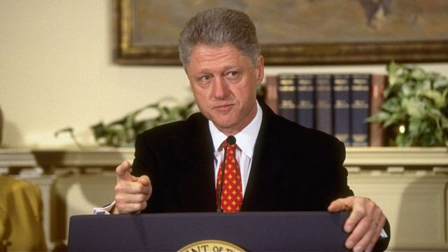 Bill Clinton niega su relación con Monica Lewinsky, 1998