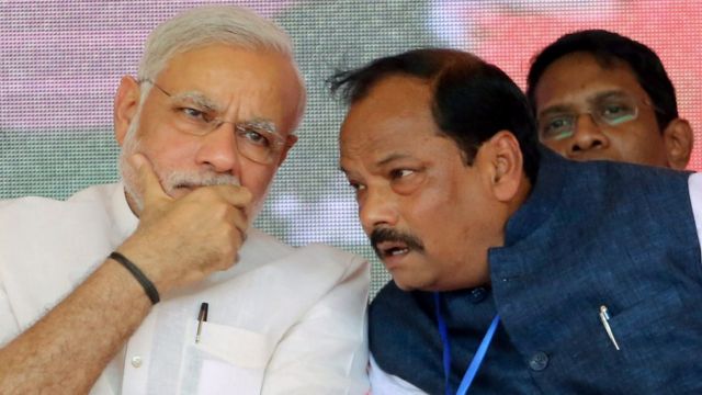 नरेंद्र मोदी के साथ रघुबर दास