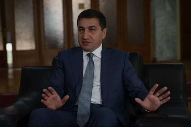 حکمت حاجی‌اف،‌ مشاور سیاست خارجی رئیس جمهوری آذربایجان درباره عملیات در قره‌باغ کوهستانی می‌گوید: «لحظه‌ای بسیار مهم بود که باید وارد عمل می‌شدیم.»