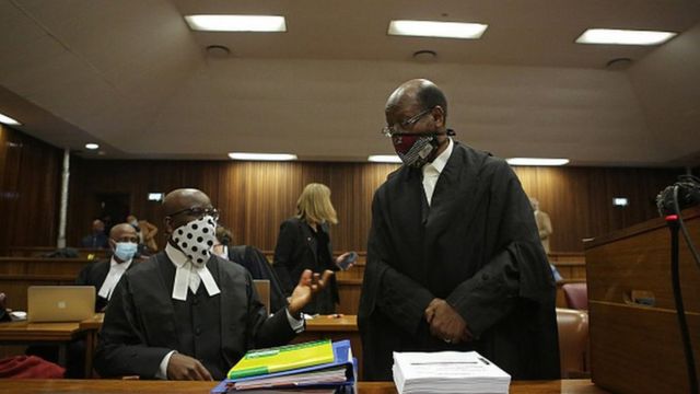 En Afrique du sud, seuls les membres d'un parti peuvent se présenter aux élections. La Cour Constitutionnelle pense que la pratique est inconstitutionnelle
