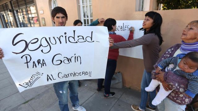 Los vecinos del carnicero le han mostrado su apoyo.