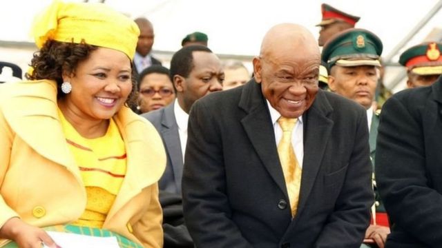 Le Premier ministre du Lesotho en compagnie de son actuelle épouse