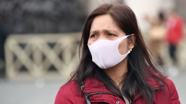 कोरोना वायरस: क्या मास्क आपको संक्रमण से बचा सकता है? - BBC News हिंदी