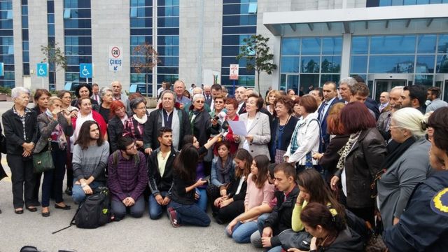 Ergenekon soruşturmaları kapsamında gözaltına alınan ÇYDD yöneticileri Filiz Meriçli, Ayşe Yüksel ve Avukat Nur Gerçel, daha sonra beraat etti.